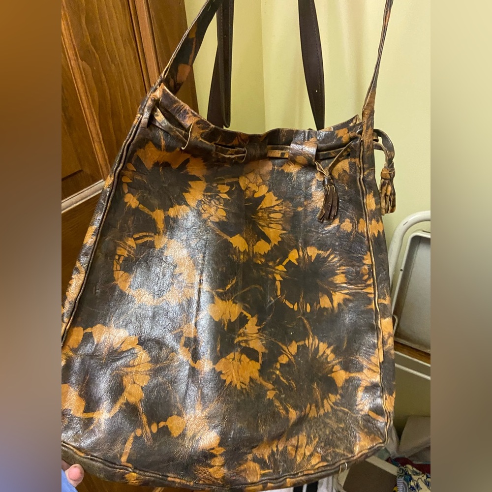 Thin Leather Shoulder Bag - image 2